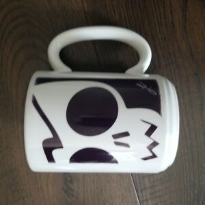 Skull coffee mug Travieso by Ladislao Loera